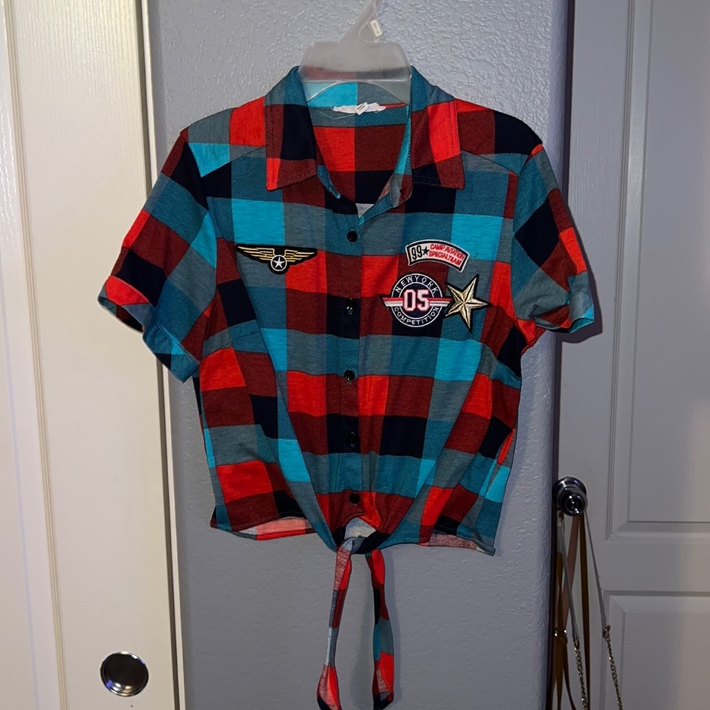 Size M Knot Tie Cropped T-Shirt